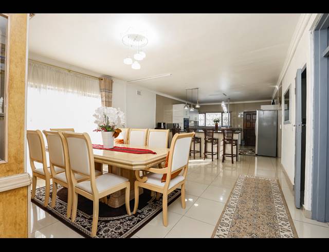 4 BEDROOM HOUSE FOR SALE IN AVOCA